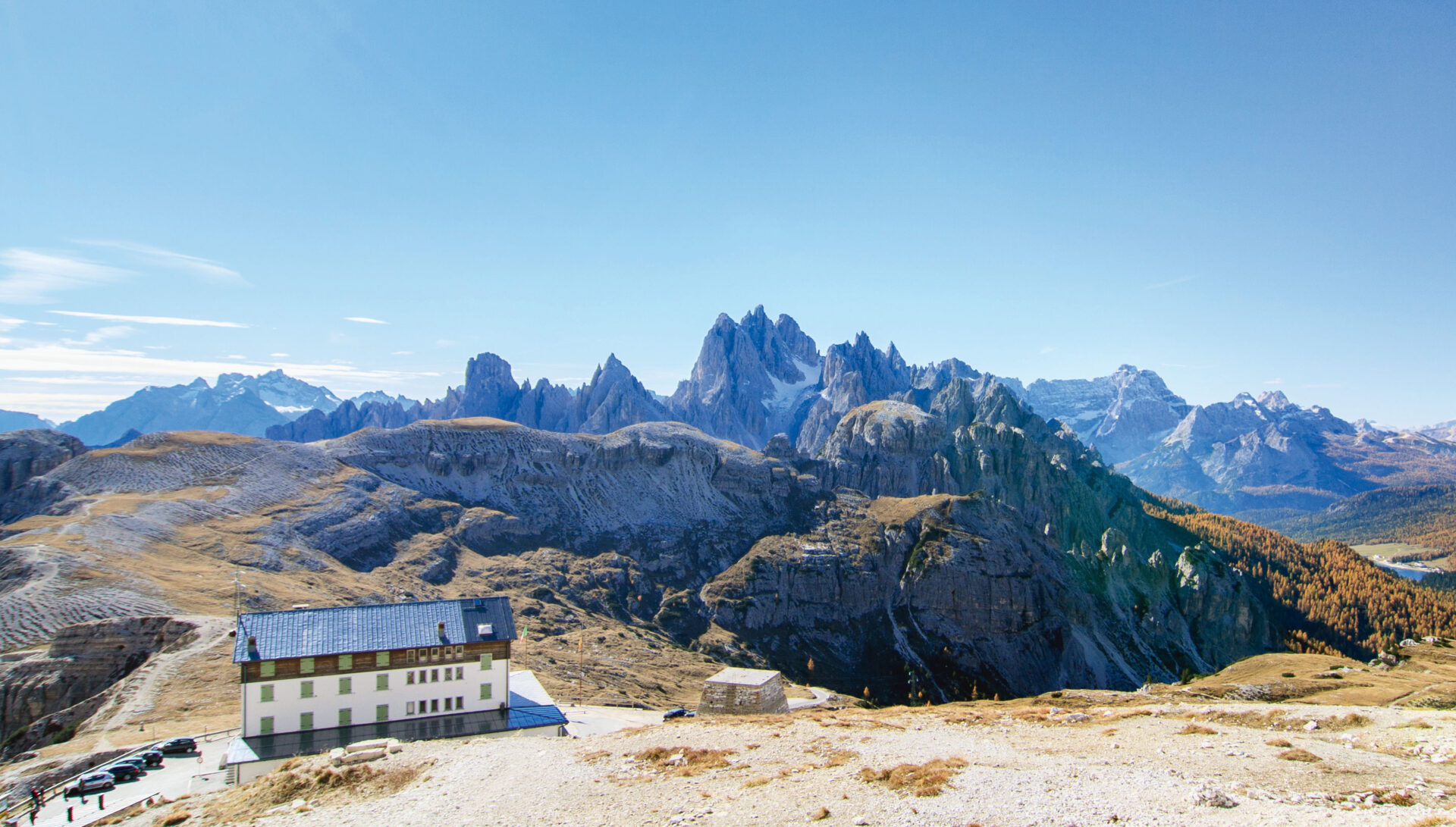Top 10 Fotostopps in den Westalpen 10 Das Rifugio Auronzo liegt direkt an den Fuß der Drei Zinnen