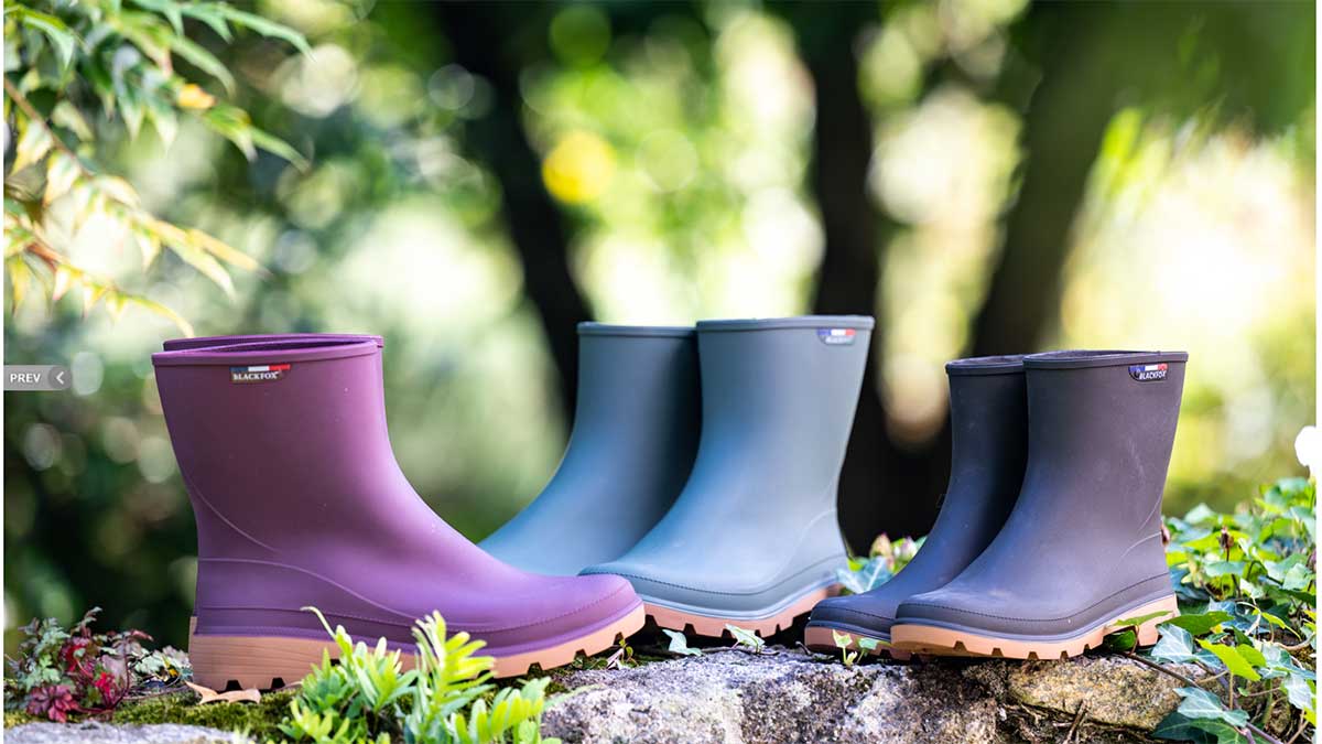 6 Outdoor-Schuhe im Camp-Test 4 Drei paar bunte Stiefeletten