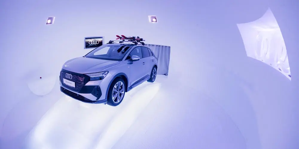 Das ICE CAMP: magische Eiskunst am Kitzsteinhorn 4 ICE CAMP Audi Q4 e-tron