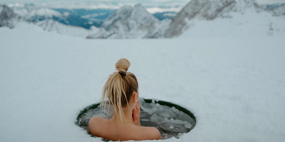 Wie der Sprung ins kalte Wasser Leben verändern kann 2 Sprung ins kalte Wasser Eisbad