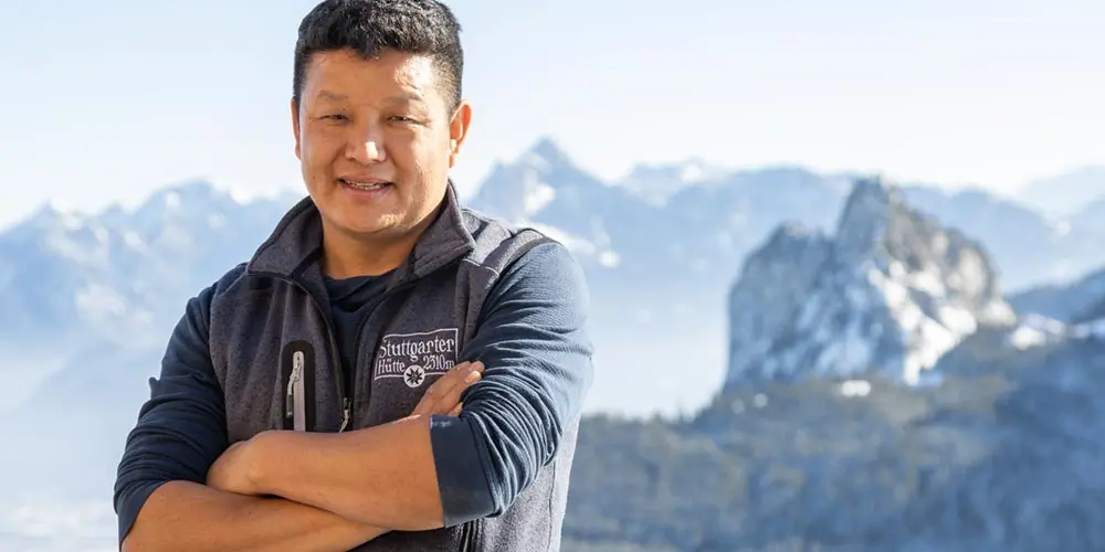 der erste nepalesische Hüttenwirt in den Alpen