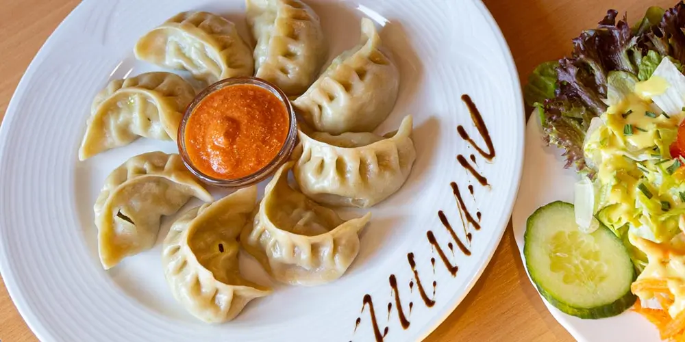 Der erste nepalesische Hüttenwird Gastronomie