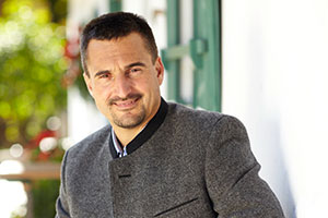 Spitzensportler werben für das Berchtesgadener Land 1 Rodellegende Georg Hackl ©PR G. Hackl