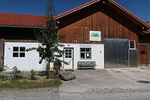 Aufbruch im Tölzer Land 2 Aufbruch im Tölzer Land 300 Hofladen aussen c Gut Mooseurach