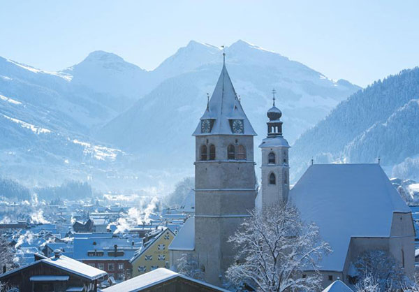 Sieben Gründe für einen Winterurlaub in Kitzbühel 3 Sieben Gründe für einen Winterurlaub in Kitzbühel 600winter stadtansicht kitzbuhel c kitzbuhel tourismus michael werlberger 2 930x620 1