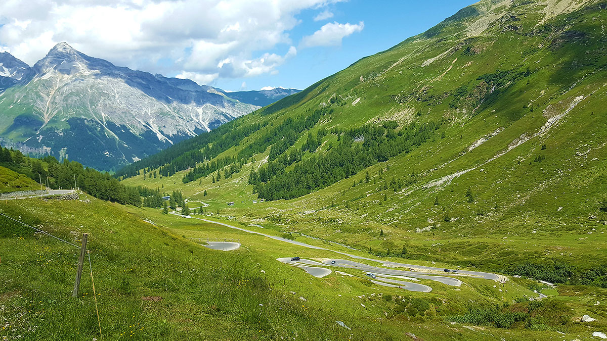 Alpenpässe in der Schweiz Splügen Jottusch