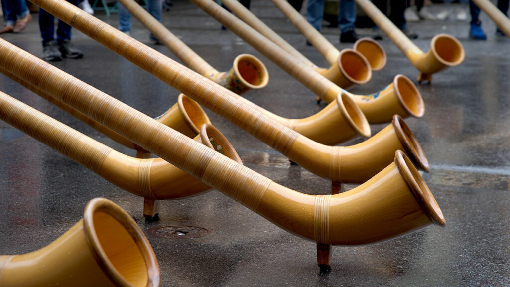 Wohnzimmer-Inspirationen: 5 Ideen, um sich die Alpen nach Hause zu holen 5 Wohnzimmer