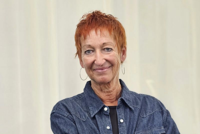 Tod einer Hundertjährigen: Krimi mit Herz und Witz 2 Portraitbild der Autorin Eva Rossmann