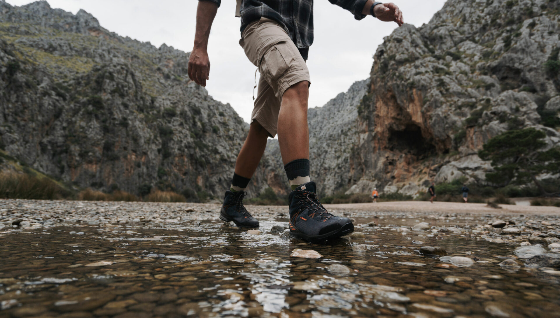 5 mal Rundumschutz für Outdoorfans 3 Antibakterielle Wandersocken gehören bei einer Wanderung dazu ©P.A.C.