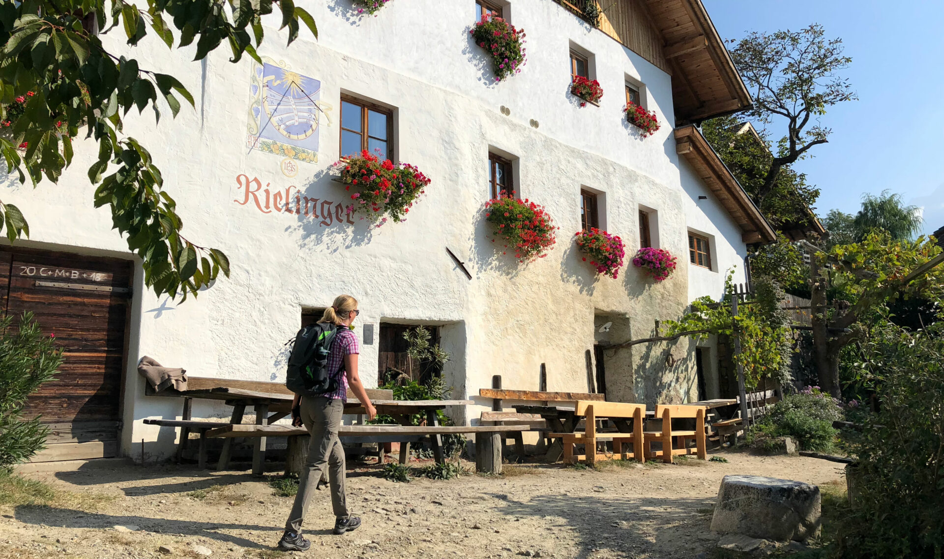 Herbstwanderung auf dem Keschtnweg durch Südtirol 2 Der Südtiroler Keschtnweg führt praktischerweise direkt am Rielingerhof vorbei ©Thomas Sbikowski