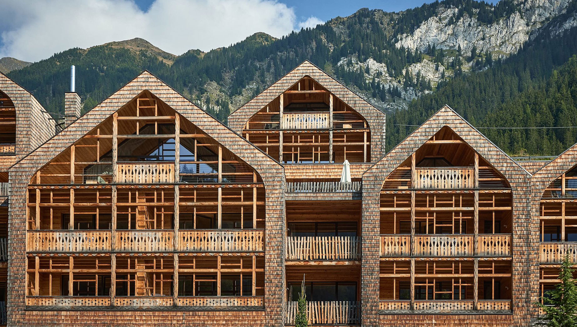 15 Erholungsorte, die Stil und Zeitgeist atmen 12 Abertausend Schindeln prägen das Äußere