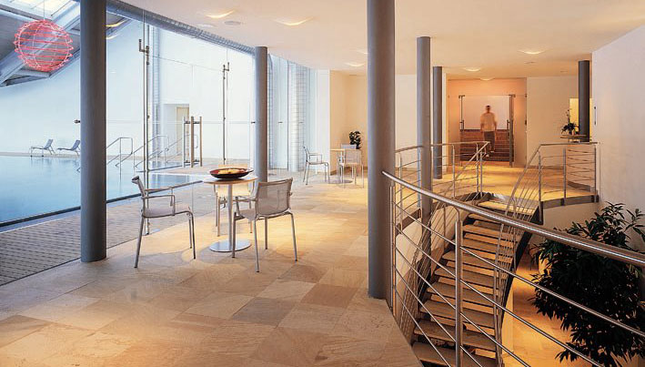 15 Erholungsorte, die Stil und Zeitgeist atmen 6 Klare moderne Architektur, so präsentiert sich der Urthaler Hof