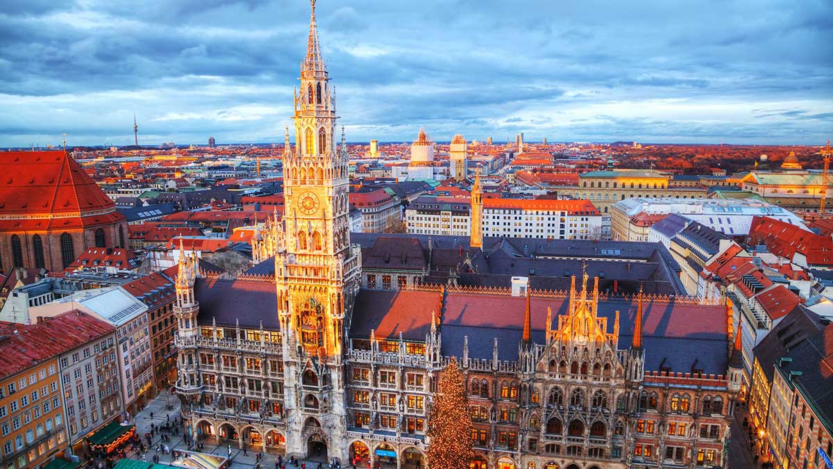 Zwischen Dirndl und Design: So lebt Tradition in modernen Städten weiter 2 Blick auf München, eine Alpenstadt mit Tradition