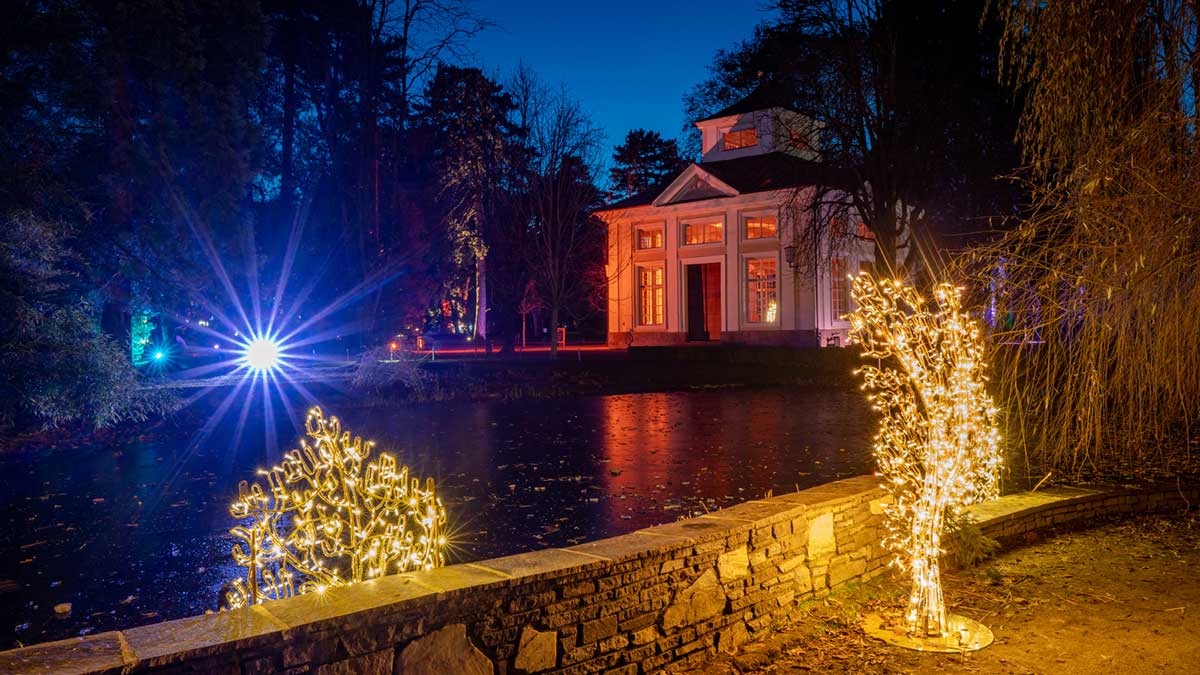 Winterluft und Gassenzauber: 6 Lieblingsorte in den Alpen 3 Der Lichterpark LUMAGICA ist mehrere Wochen lang im Innsbrucker Hofgarten zu bewundern